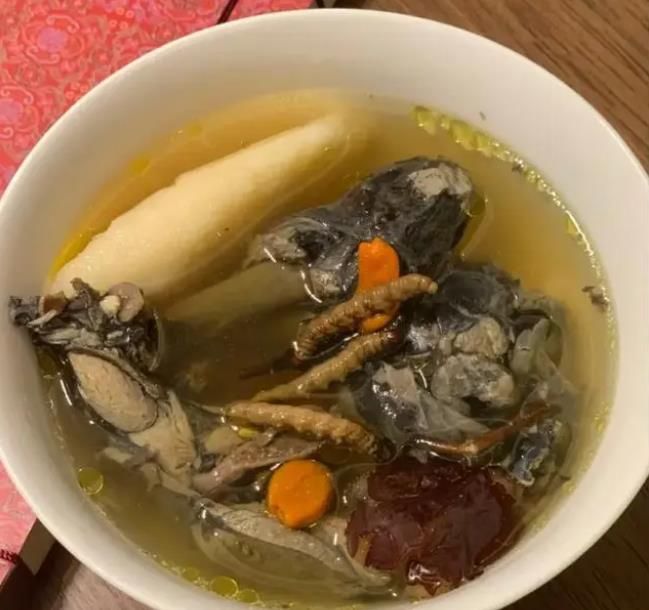 冬蟲夏草和哪些食材可以一起煲湯？