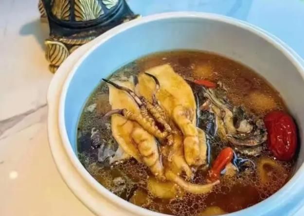 冬蟲夏草和哪些食材可以一起煲湯？