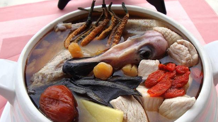 冬蟲(chóng)夏草配什么煲湯好？營(yíng)養(yǎng)美味的搭配指南
