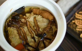 冬蟲夏草煲水喝，咱草原人就這么簡單整，營養(yǎng)不浪費(fèi)